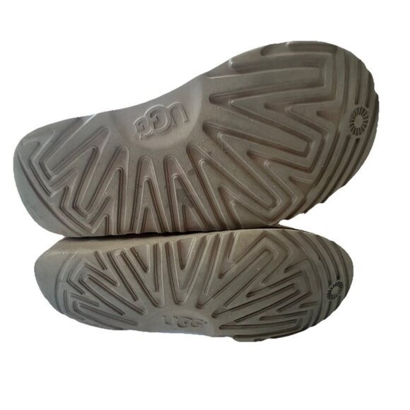 UGG Kids Girls Size 4 Gita Pom Pom Suede Chestnut Sheepskin Boots *READ* - Picture 6 of 10